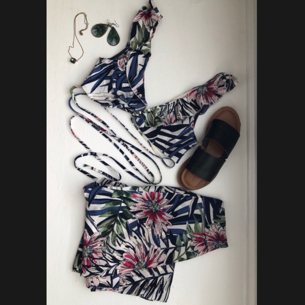 🇺🇸MDW SALE!🇺🇸 NASTY GAL | Crop Top & Pants Set
